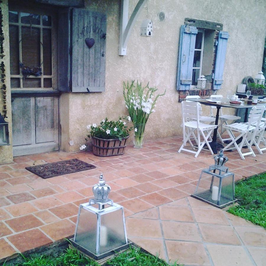 Les Hotes Des Guillemets Laglorieuse Exterior foto