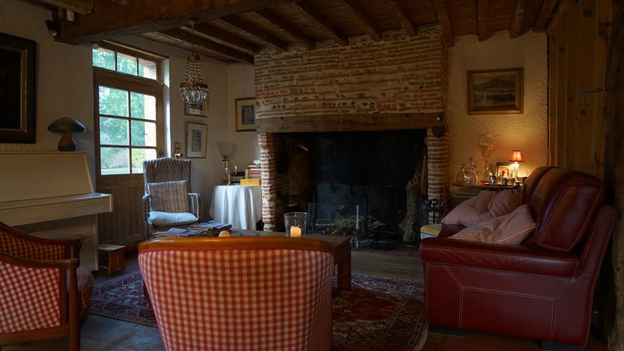 Les Hotes Des Guillemets Laglorieuse Exterior foto